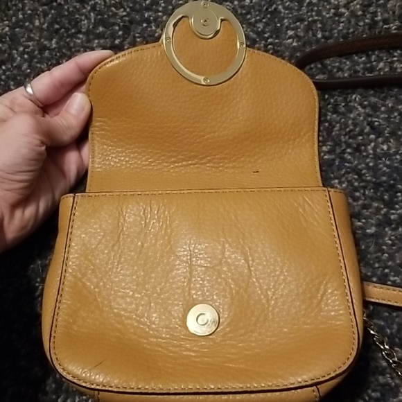 Authentic Michael Kors Purse with chain/leather strap - Picture 5 of 5